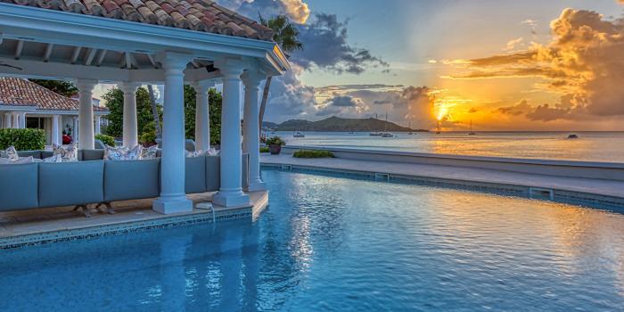 1-PetitePlage5-SunsetPool_A louer villa Grand Case Saint Martin